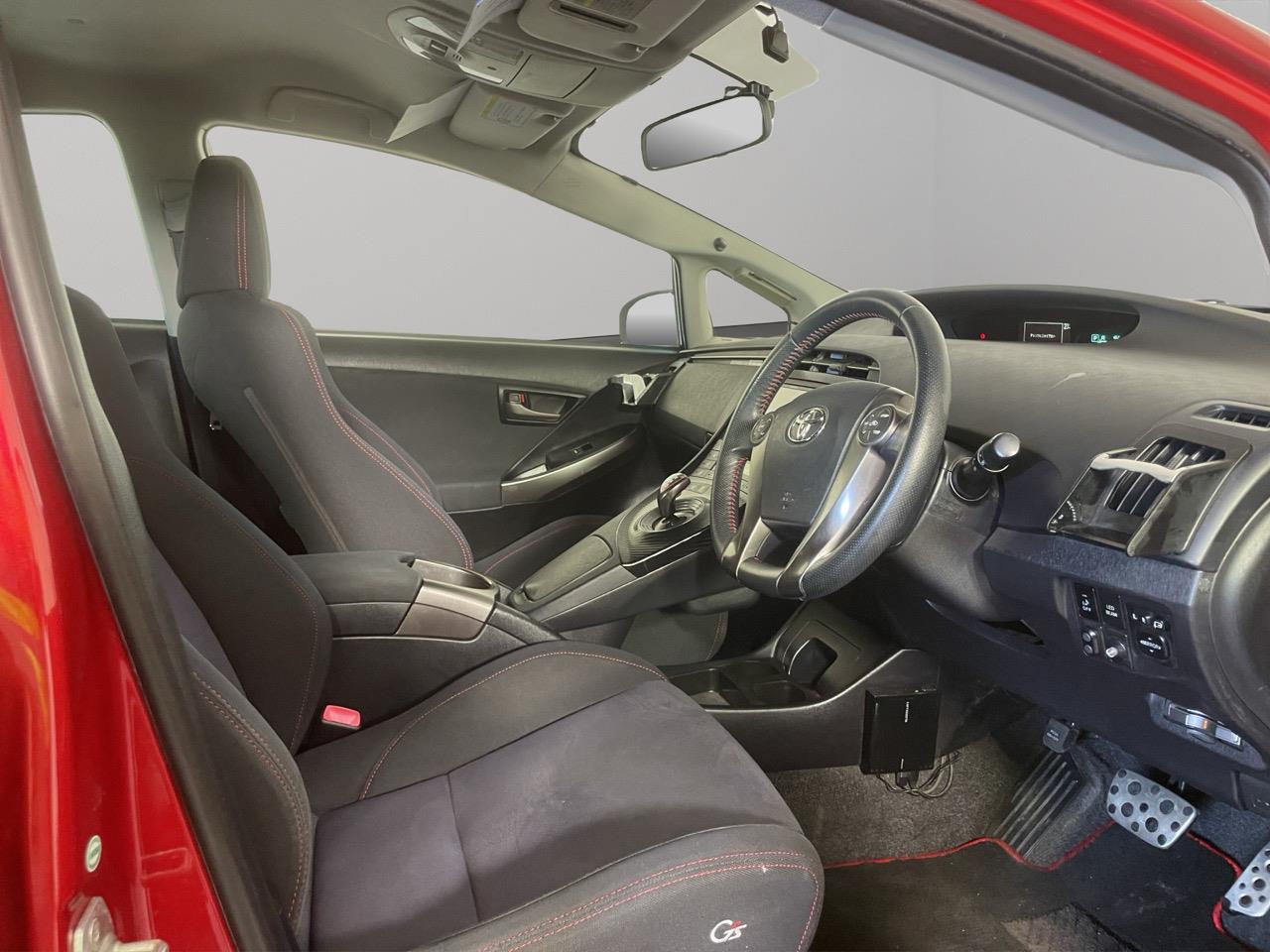 2012 Toyota Prius G'S Hatchback 11