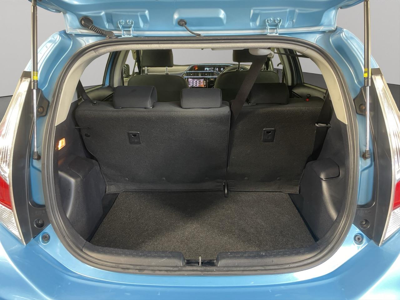 2015 Toyota Aqua Facelift Model S Hatchback 8