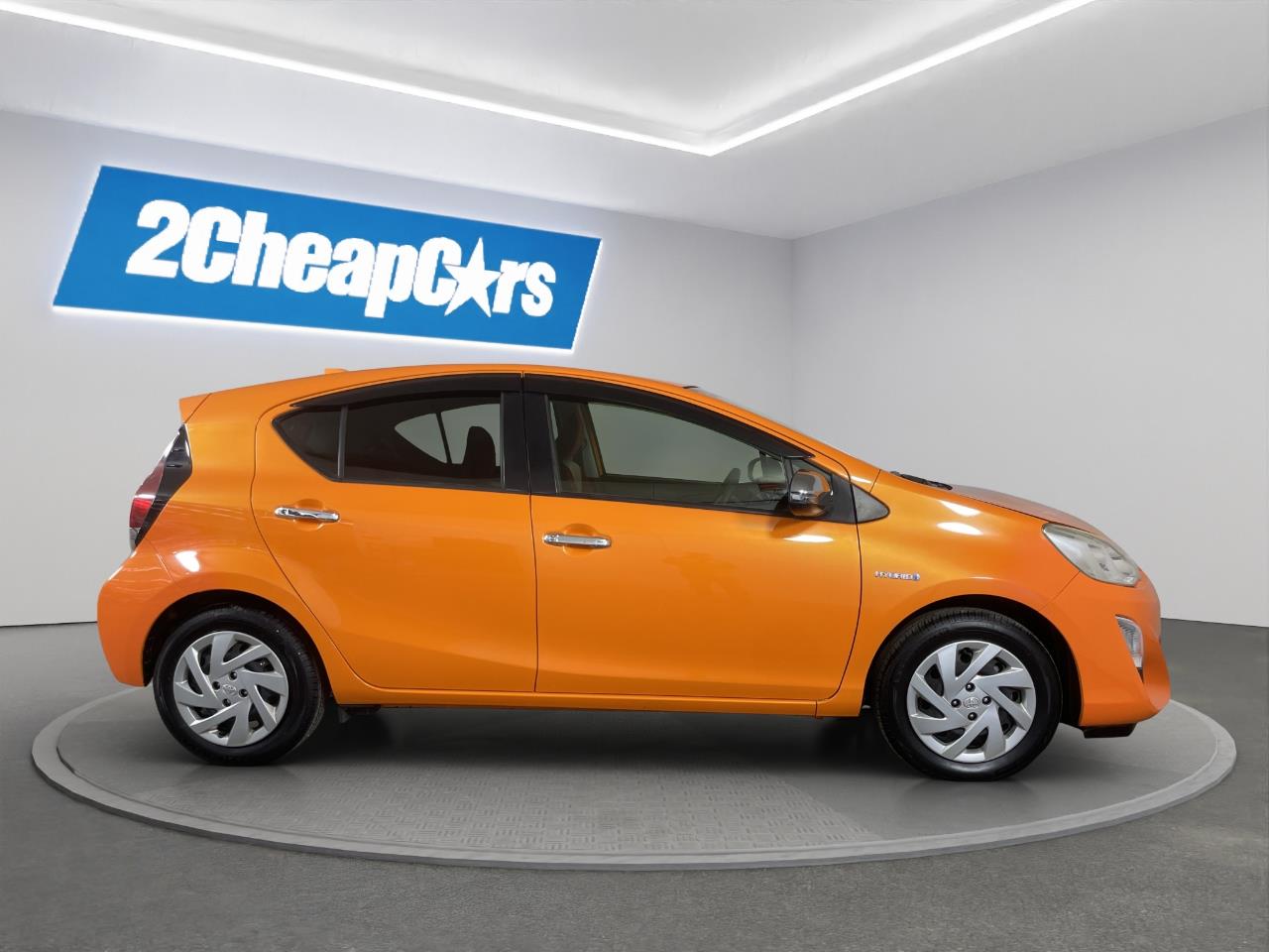 2015 Toyota Aqua Facelift Model S Hatchback 4