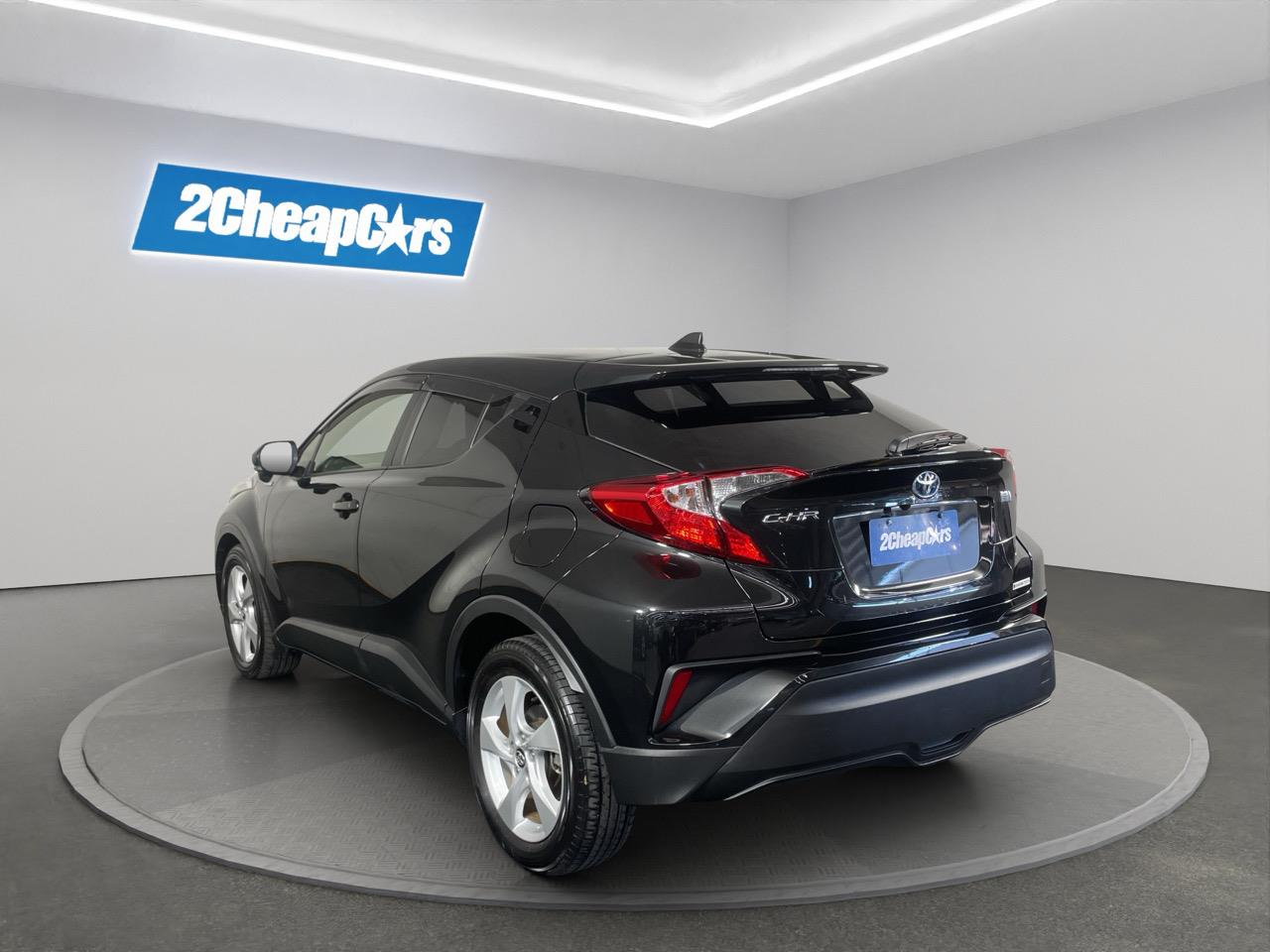 2017 Toyota C-HR HYBRID S RV/SUV 6