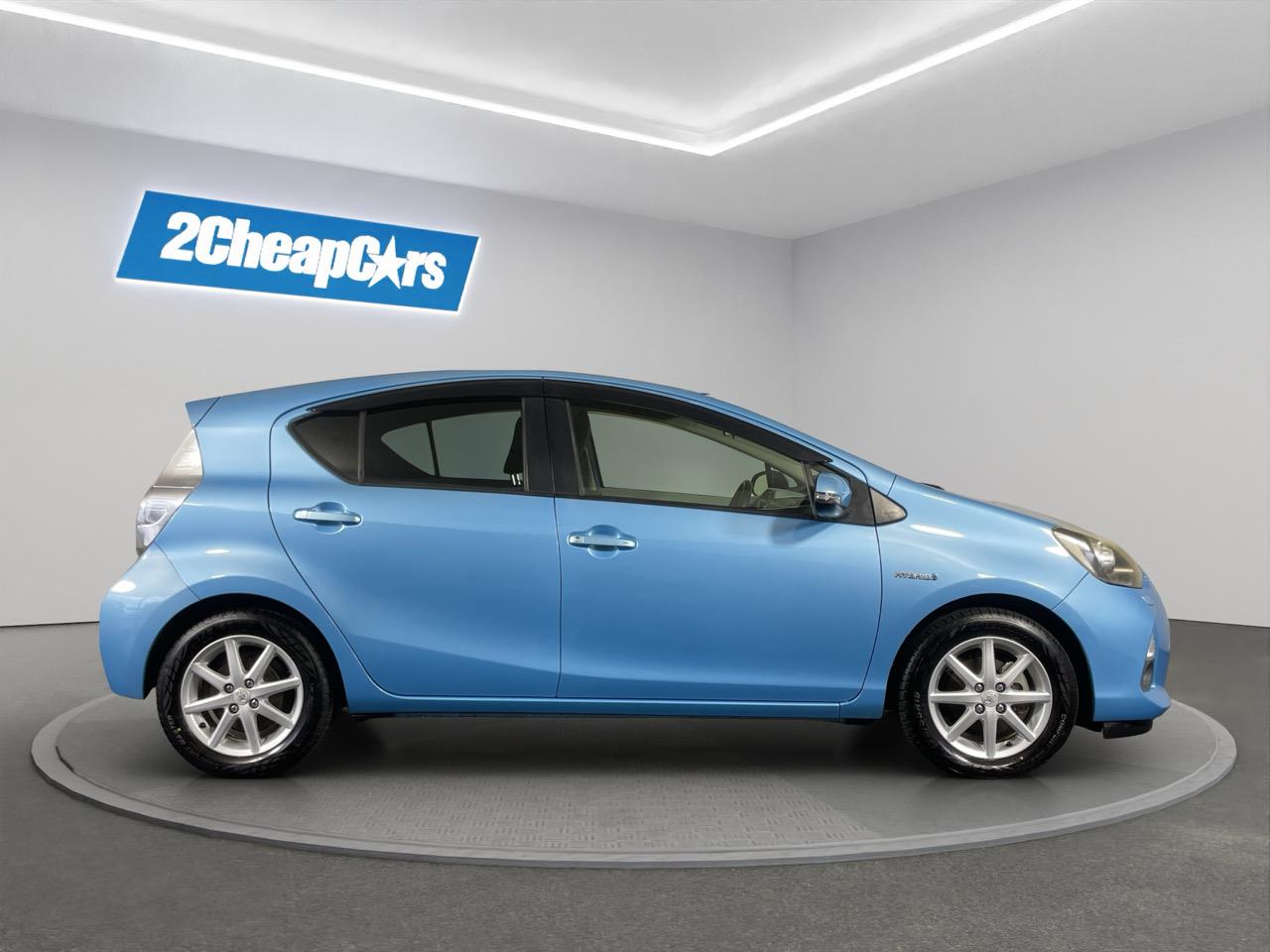 2013 Toyota Aqua S Hatchback 4